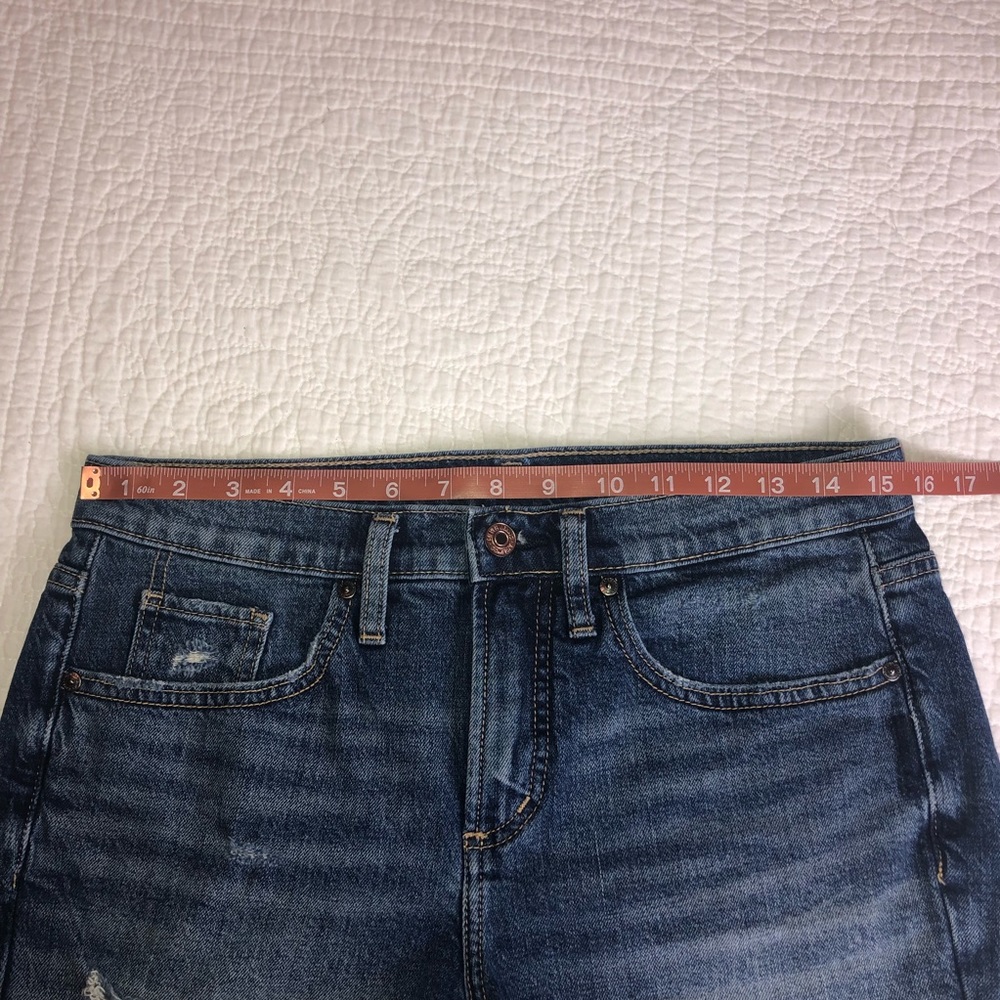 SILVER JEANS CO. Not Your Boyfriend’s Shorts Cutoff distressed denim EUC Sz 26 - Picture 5 of 10